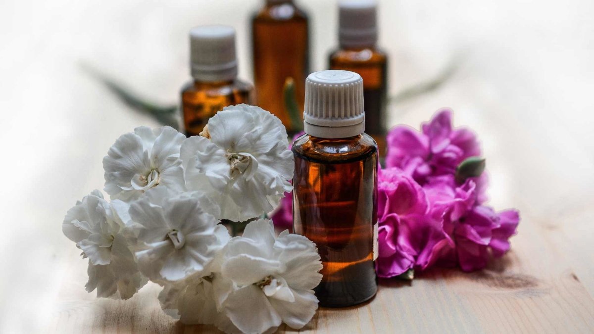 Natural Headache Relief with Essential Oils - Headachecap.com.au